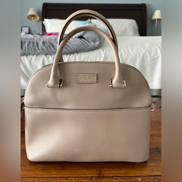 Great condition cute, spring Kate Spade handbag. - Picture 1 of 8